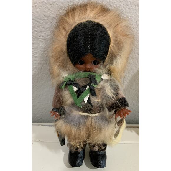 Vtg Native American Eskimo Couple Sleepy Eyes Dolls W Leather Tools Fur Lot Of 2 - Picture 2 of 7